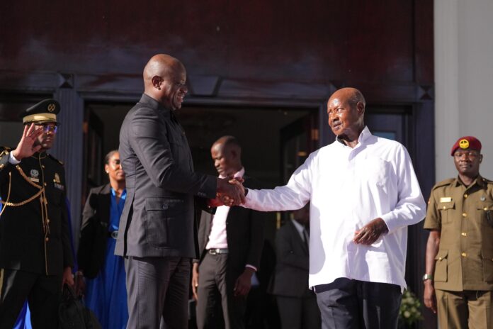 05 President Museveni receives Gabon President at State house - Entebbe - 02